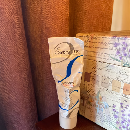 Embryolisse 多功能滋養保濕霜,敏感,3.38 液量盎司(100 毫升) 香港 Embryolisse 多功能滋養保濕霜,敏感,3.38 液量盎司(100 毫升) 香港