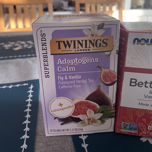 Twinings 平靜，適應原，無花果和香草味花草茶，不含咖啡因，18 茶包，1.27 盎司（36 克） 香港
