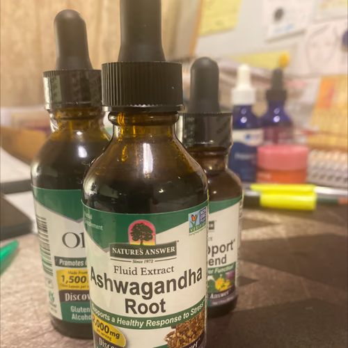 Ashwagandha、阿育吠陀、適應原、草藥、草藥和順勢療法 Ashwagandha、阿育吠陀、適應原、草藥、草藥和順勢療法