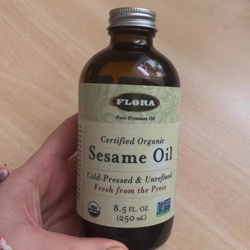 Flora 認證有機芝麻油，8.5 液量盎司（250 毫升） 香港
