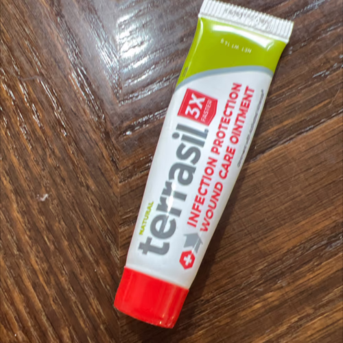 抗生素和防腐劑 - 皮膚治療 抗生素和防腐劑 - 皮膚治療