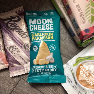 Moon Cheese 大蒜巴馬乾酪,1 盎司(28.3 克) HK Moon Cheese 大蒜巴馬乾酪,1 盎司(28.3 克) HK