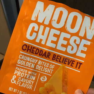 Moon Cheese 脆脆起司片,相信切達乾酪,2 盎司(57 克) HK Moon Cheese 脆脆起司片,相信切達乾酪,2 盎司(57 克) HK