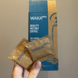 Waka Coffee 100% 阿拉比卡即溶咖啡，哥倫比亞，中度烘焙，8 包，每包 0.1 盎司（2.8 克） HK