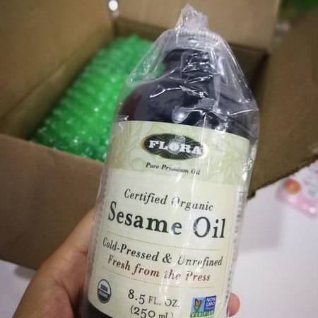Flora Sesame Oil - 芝麻油, 醋, 油